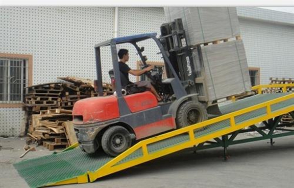 登車(chē)橋 淺述登車(chē)橋